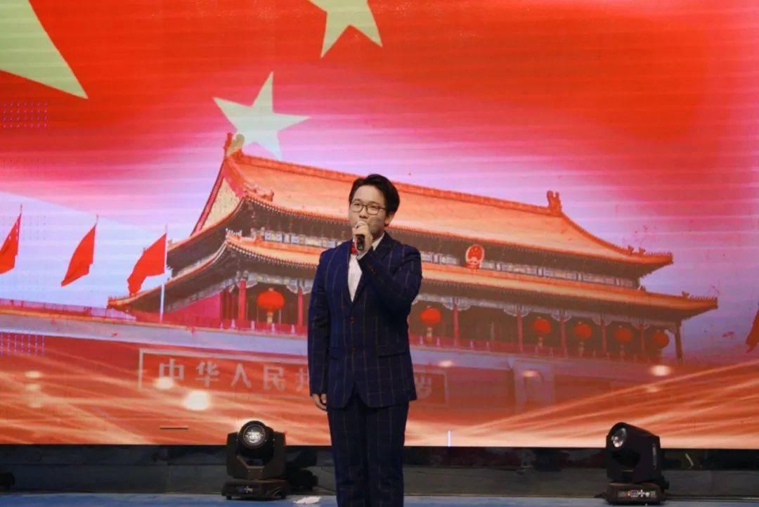 喜欢一个女孩加她微信被拉黑朋友帮忙问问说要考虑一下加她微信是不是可能的几率太渺小了啊？游戏画面